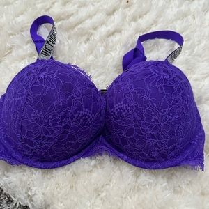 VERY SEXY
Bombshell Add-2-Cups Shine Strap Push-Up Bra